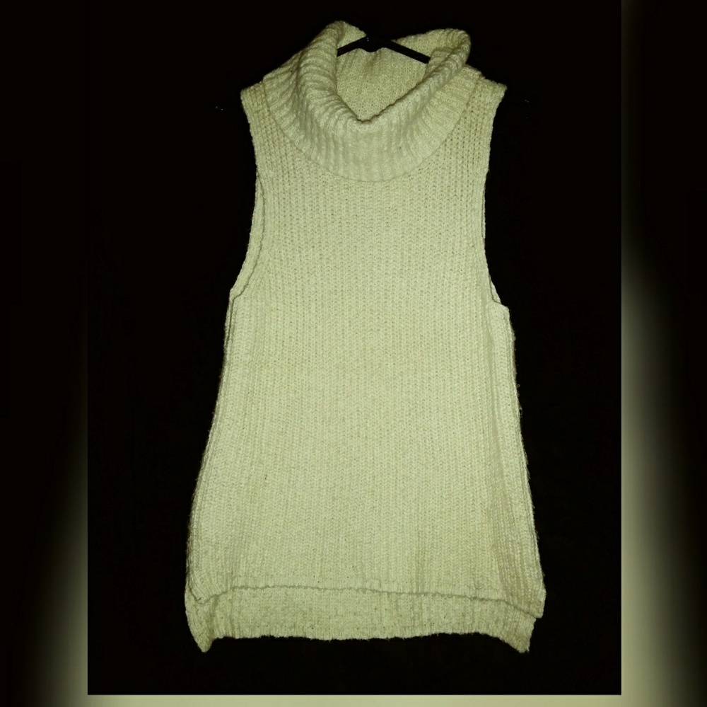 Aeropostle turtleneck/cowl neck sleeveless sweater